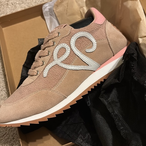 Brand New with Box, Never Worn, Vintage Havana Vroom Sneakers, Size 6.5, Pink - Picture 4 of 11